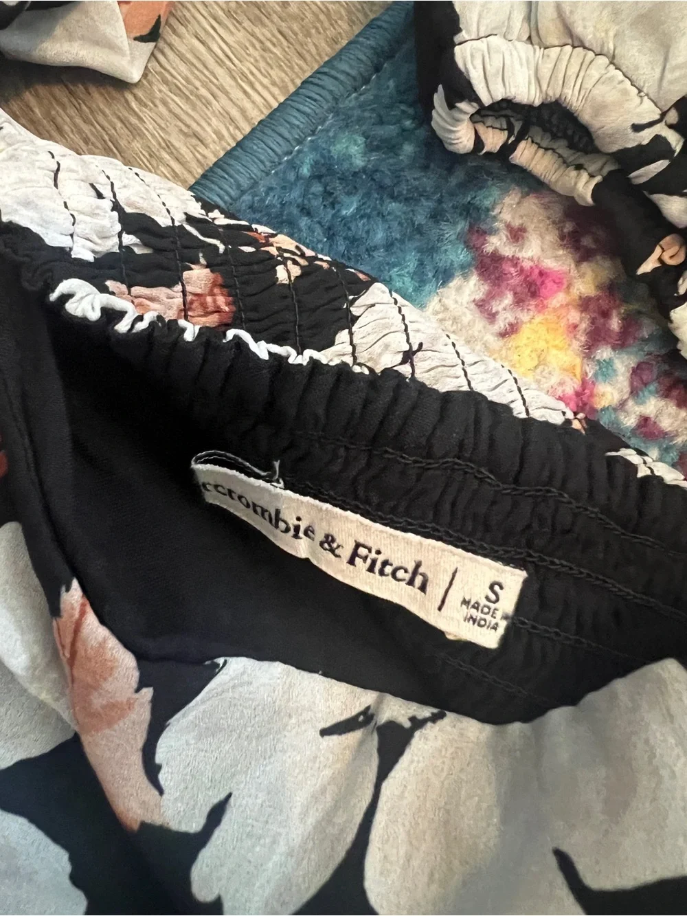 Abercrombie Floral Puff-Sleeve Cropped Top - Black & White